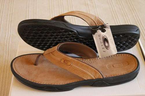 Oakley Rohrbach Tan Men's Sandal Leather Upper With Tags still attached Size 11
